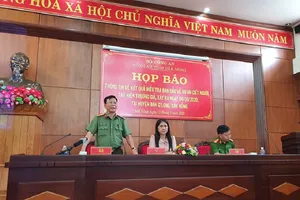 Vụ thi thể trong xe cháy: Nghi can bí thư xã mua 120 lít xăng