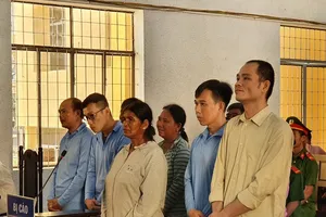 Hàng loạt cán bộ hầu tòa do liên quan đến dự án tiền tỉ