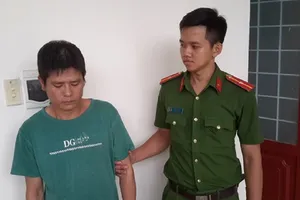 Chồng hờ gây thương tích 3 con riêng của vợ 