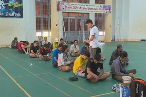 ‘Sới gà’ trong rẫy 