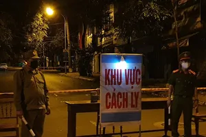 Trắng đêm trực chốt cách ly ở Đắk Lắk