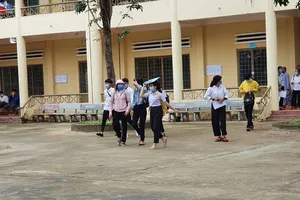 Gia Lai: Yêu cầu tắt loa phường để các em làm bài thi tốt 