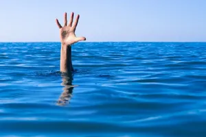 2 chị em đuối nước thương tâm