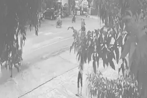 Cầm dao đến trụ sở công an giải vây cho em trai