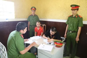 Bắt nhóm làm giả giả hơn 400 Giấy phép lái xe