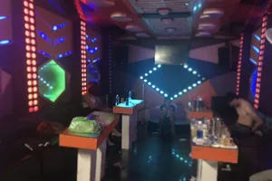 13 người phê ma túy trong quán karaoke