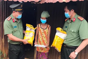 Hỗ trợ 50 tấn gạo cho hoàn cảnh khó khăn do ảnh hưởng COVID-19