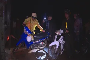 Gần 300 thanh thiếu niên tụ tập đua xe trái phép