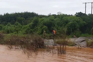 1 phụ nữ bị nước cuốn trôi ở suối Cam Ly