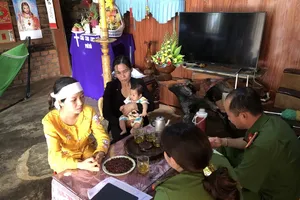 Bắt nghi can lừa tiền của vợ nạn nhân vụ Rào Trăng 3