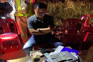 Tạm giữ 1 trưởng đại diện và 1 PV vì nghi chiếm đoạt tài sản