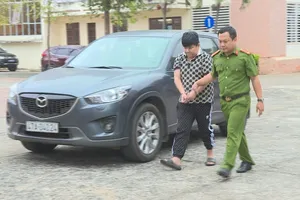 Võ Hoài Thiện bị bắt để phục vụ điều tra. Ảnh AĐ