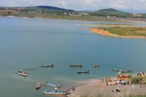 Lâm Đồng: Tìm người nghi mất tích ở hồ thủy điện