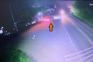 Xử phạt tài xế cố tình tăng ga vượt chốt kiểm dịch