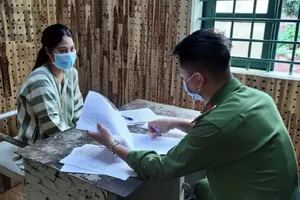 Dùng dao đâm trúng lưng người của tổ Quản lý trật tự cảnh quan đô thị 