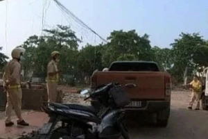 Tài xế vượt chốt kiểm soát trong đêm, đến sáng thì CSGT phát hiện