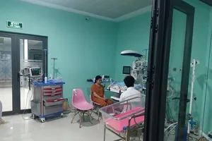 Bé 4 tháng tuổi tử vong sau khi điều trị viêm phổi