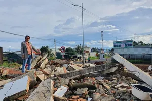 Phường trả lời lý do người dân chỉ cơi nới 39m2 nhưng bị tháo dỡ cả căn nhà