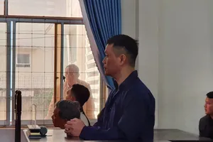 Cựu đại úy công an hầu tòa vụ nhận 42 triệu đồng từ người nhà can phạm 