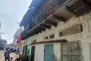 Dự án ‘treo’ nhiều năm, nhà dân xuống cấp không được sửa chữa