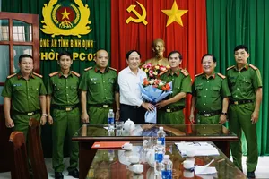 Triệt phá đường dây mua, bán súng 'khủng' ở Bình Định