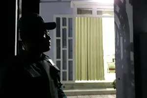 Bình Dương: Chồng phát hiện vợ chết trong tư thế treo cổ