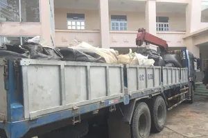 Ngang nhiên chở chất thải nguy hại về vựa phế liệu