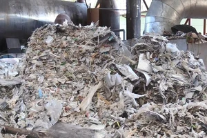 Bình Dương: Công ty đốt rác thải công nghiệp gây ô nhiễm