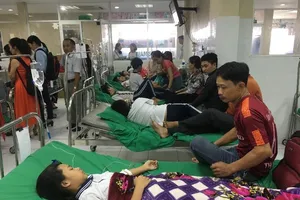 Hàng chục học sinh tiểu học ở Bình Dương cấp cứu nghi ngộ độc