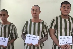 Dùng mã tấu chém trọng thương đối thủ