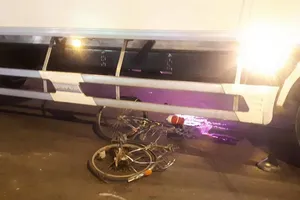 Bé gái 14 tuổi bị xe tải ôm cua cán tử vong