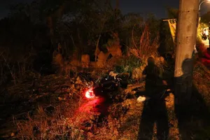 Đâm vào cột điện, 1 nam thanh niên tử vong