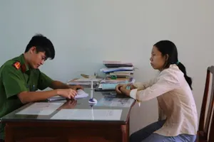 Thông tin mới vụ con gái bỏ thi thể mẹ nuôi bên đường