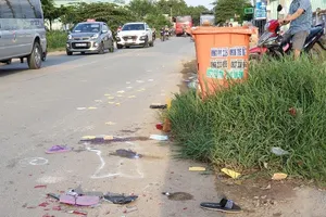 Bé gái ở Bình Dương chết thảm vì thùng rác bên đường