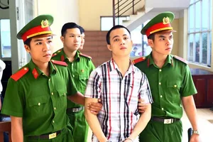 Chủ quán karaoke bị đâm chết vì đuổi đánh khách