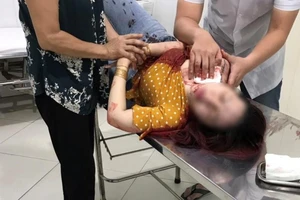 1 phụ nữ bị người quen tấn công bằng dao vào vùng cổ