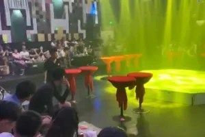 Hơn 100 người phê ma túy trong bar Diamond Luxury ở Bình Dương