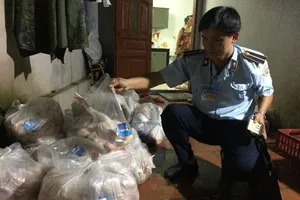 Bình Dương: Hơn 2 tạ thịt gà bẩn chuẩn bị tuồn ra thị trường