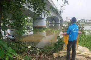 Thi thể người đàn ông trên sông Sài Gòn