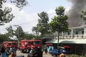 Đang hàn sắt thì bị chập điện, cửa hàng bị thiêu rụi 