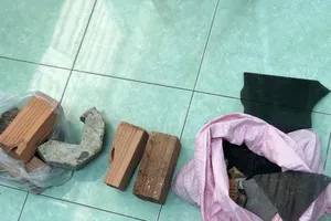 Nhóm thiếu niên chuyên đập phá, đánh người vô cớ ở Bình Dương