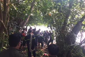 2 học sinh lớp 7 tắm sông ở Bình Dương, 1 em mất tích