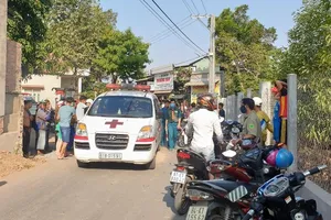Bình Dương: Lao xe máy vào hàng rào, nạn nhân tử vong