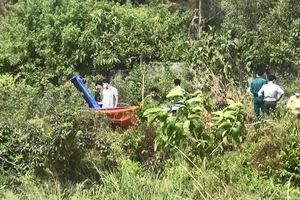 Nam thanh niên chết bất thường dưới ao cạn nước ở Bình Dương