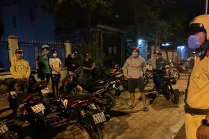 60 quái xế rú ga náo loạn đường phố ở Bình Dương