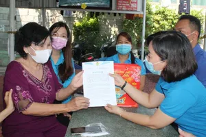 Trăm ngàn phần quà đến tay người nghèo trong dịch COVID-19