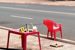 Qua bàn bên cạnh lấy ghế, thanh niên 19 tuổi bị đâm chết