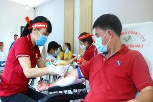 Bình Dương: Hàng trăm người hiến máu cứu người nguy kịch