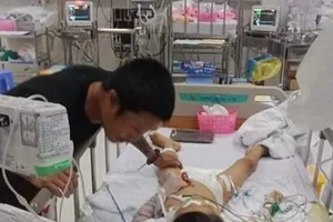 Sở Y tế tỉnh Bình Phước yêu cầu làm rõ vụ cháu bé bị hôn mê