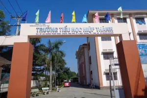 Trường tiểu học tại Bình Dương “dạy” dấu trừ là dấu nhân